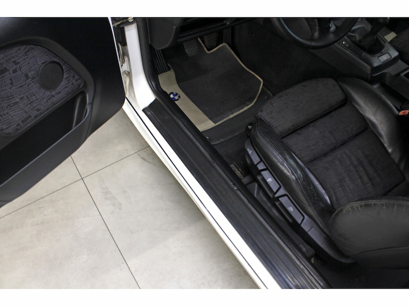 Foto do veículo BMW 318TI 1.9 COMPACT TOP 16V GASOLINA 2P MANUAL 1997 83.500 KM 62.800,00