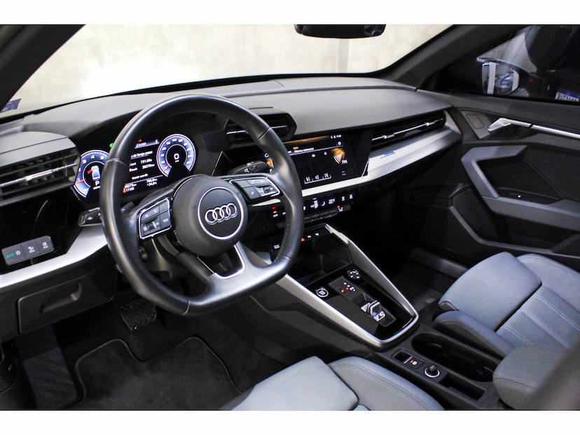 Foto do veículo AUDI A3 2.0 40 TFSI MHEV SEDAN PERFORMANCE BLACK S-TRONIC 2023 28.300 KM 268.800,00