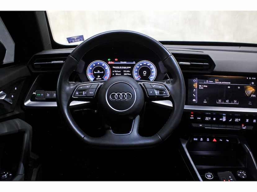 Foto do veículo AUDI A3 2.0 40 TFSI MHEV SEDAN PERFORMANCE BLACK S-TRONIC 2023 28.300 KM 268.800,00