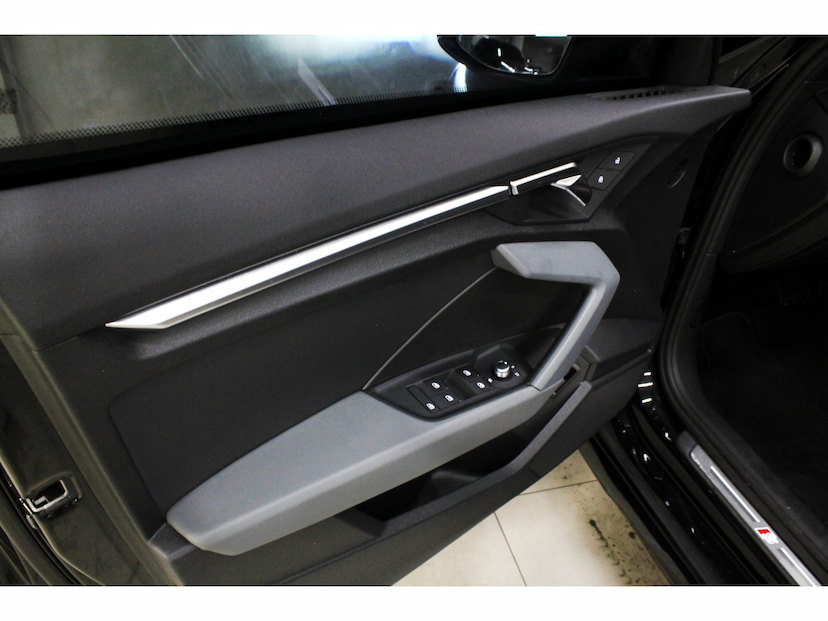 Foto do veículo AUDI A3 2.0 40 TFSI MHEV SEDAN PERFORMANCE BLACK S-TRONIC 2023 28.300 KM 268.800,00