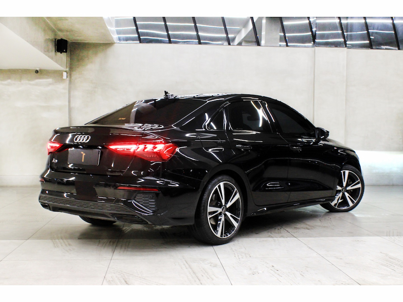 Foto do veículo AUDI A3 2.0 40 TFSI MHEV SEDAN PERFORMANCE BLACK S-TRONIC 2023 28.300 KM 268.800,00