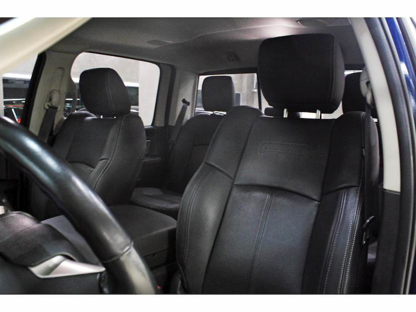 Foto do veículo RAM CLASSIC 5.7 V8 GASOLINA LARAMIE CD 4X4 AUTOMÁTICO 2023 10.574 KM 299.800,00