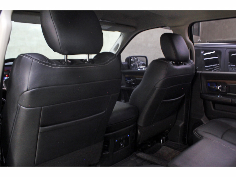 Foto do veículo RAM CLASSIC 5.7 V8 GASOLINA LARAMIE CD 4X4 AUTOMÁTICO 2023 10.574 KM 299.800,00