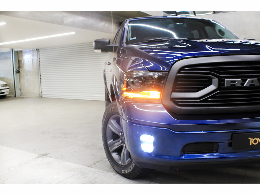 Foto do veículo RAM CLASSIC 5.7 V8 GASOLINA LARAMIE CD 4X4 AUTOMÁTICO 2023 10.574 KM 299.800,00