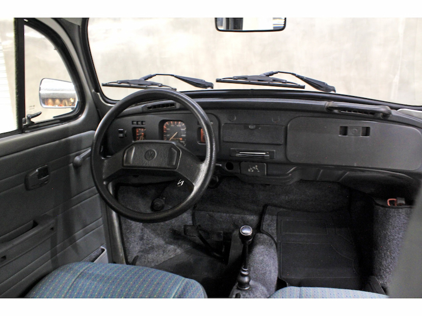 Foto do veículo VOLKSWAGEN FUSCA 1.6 8V GASOLINA 2P MANUAL 1994 38.200 KM 58.800,00