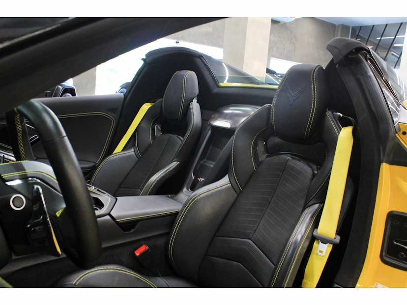 Foto do veículo CHEVROLET CORVETTE 6.2 V8 LT3 GASOLINA STINGRAY CONVERSIVEL AUTOMÁTICO 2025 3.300 KM 1.579.800,00