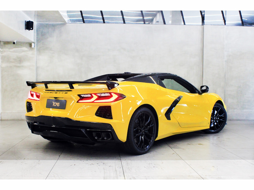 Foto do veículo CHEVROLET CORVETTE 6.2 V8 LT3 GASOLINA STINGRAY CONVERSIVEL AUTOMÁTICO 2025 3.300 KM 1.579.800,00