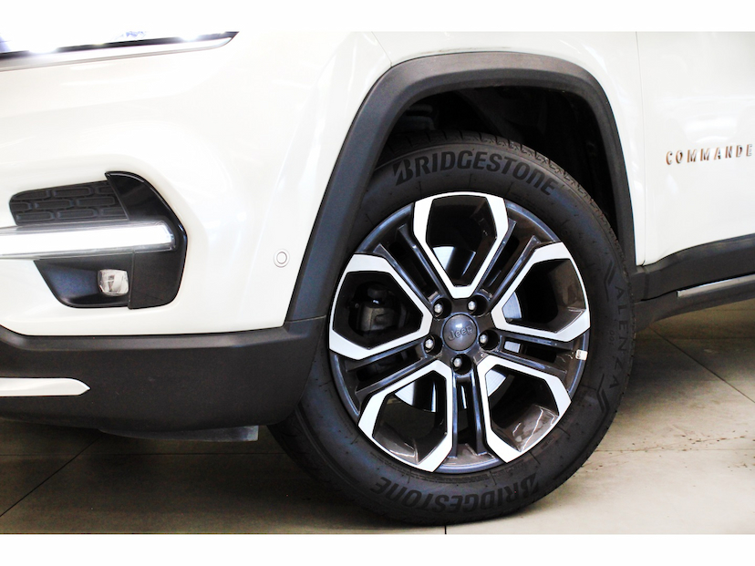 Foto do veículo JEEP COMMANDER 1.3 T270 TURBO FLEX LIMITED AT6 2025 11.800 KM 165.800,00