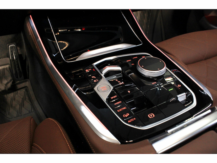 Foto do veículo BMW X5 3.0 I6 TURBO HÍBRIDO XDRIVE50E M SPORT AUTOMÁTICO 2024 50.500 KM 549.800,00