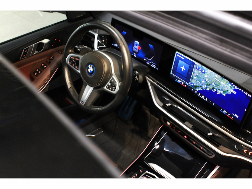 Foto do veículo BMW X5 3.0 I6 TURBO HÍBRIDO XDRIVE50E M SPORT AUTOMÁTICO 2024 50.500 KM 549.800,00