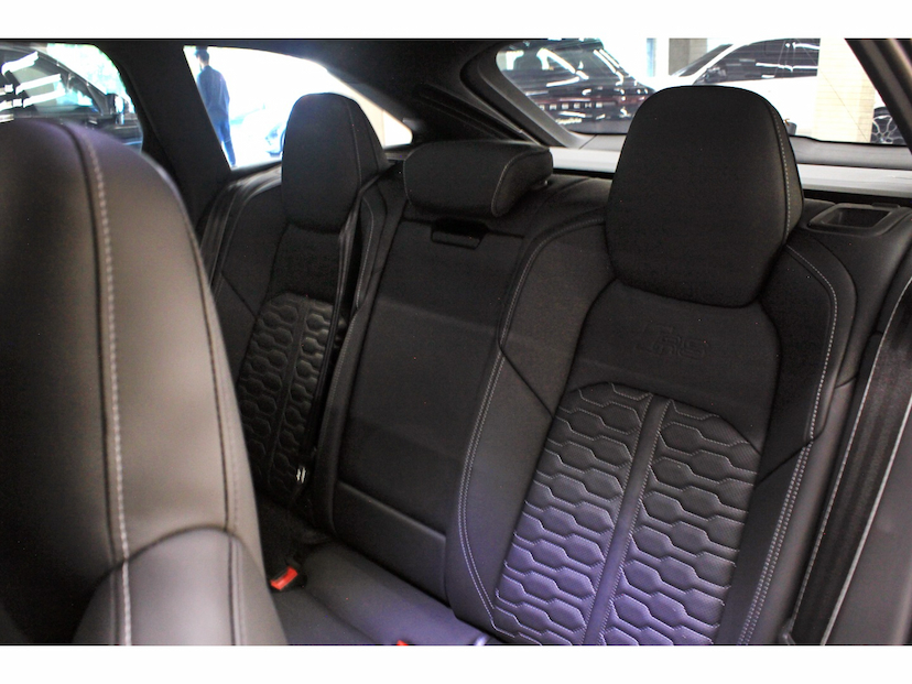 Foto do veículo AUDI RS6 4.0 V8 TFSI MHEV AVANT PERFORMANCE TIPTRONIC 2026 5.100 KM 1.219.800,00