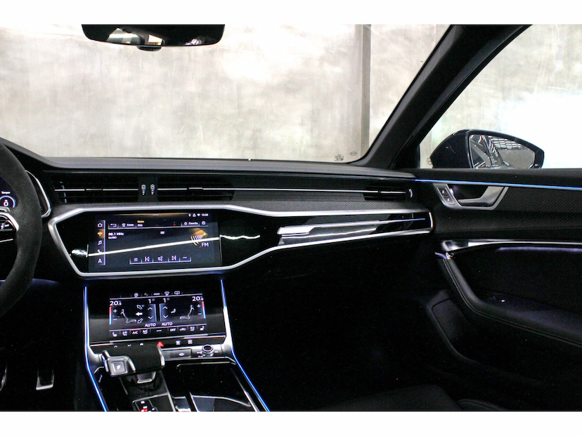 Foto do veículo AUDI RS6 4.0 V8 TFSI MHEV AVANT PERFORMANCE TIPTRONIC 2026 5.100 KM 1.219.800,00