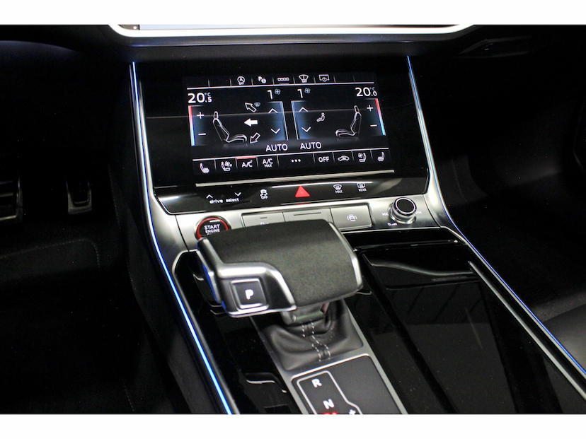 Foto do veículo AUDI RS6 4.0 V8 TFSI MHEV AVANT PERFORMANCE TIPTRONIC 2026 5.100 KM 1.219.800,00