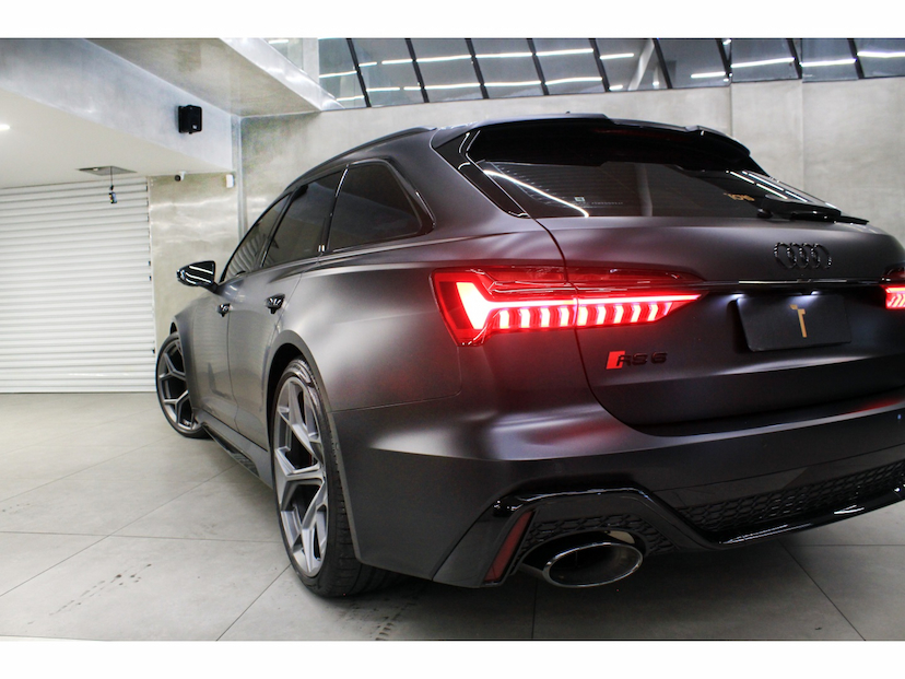 Foto do veículo AUDI RS6 4.0 V8 TFSI MHEV AVANT PERFORMANCE TIPTRONIC 2026 5.100 KM 1.219.800,00