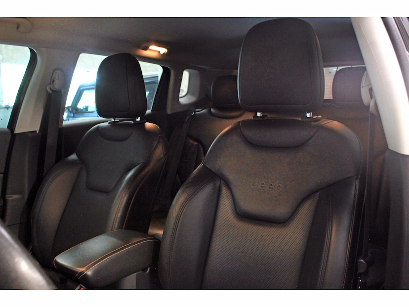 Foto do veículo JEEP COMPASS 2.0 16V FLEX LONGITUDE AUTOMÁTICO 2018 61.700 KM 84.800,00