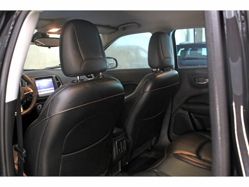 Foto do veículo JEEP COMPASS 2.0 16V FLEX LONGITUDE AUTOMÁTICO 2018 61.700 KM 84.800,00