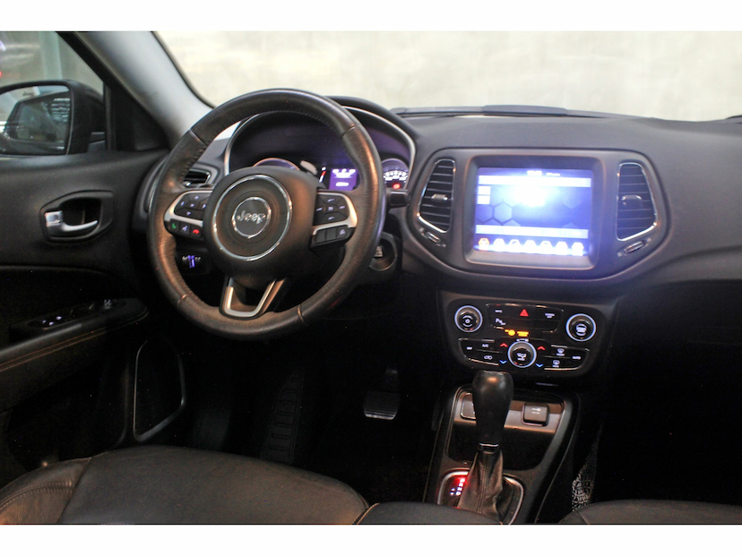 Foto do veículo JEEP COMPASS 2.0 16V FLEX LONGITUDE AUTOMÁTICO 2018 61.700 KM 84.800,00