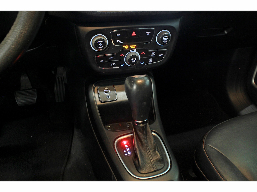 Foto do veículo JEEP COMPASS 2.0 16V FLEX LONGITUDE AUTOMÁTICO 2018 61.700 KM 84.800,00