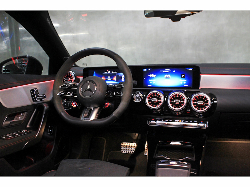 Foto do veículo MERCEDES-BENZ CLA 45 AMG 2.0 CGI GASOLINA S 4MATIC SPEEDSHIFT 2026 2.900 KM 579.800,00