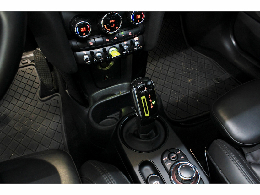 Foto do veículo MINI COOPER SE TOP 2P ELÉTRICO 2022 50.100 KM 148.800,00