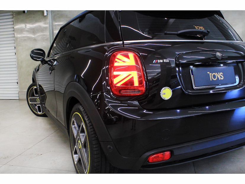 Foto do veículo MINI COOPER SE TOP 2P ELÉTRICO 2022 50.100 KM 148.800,00