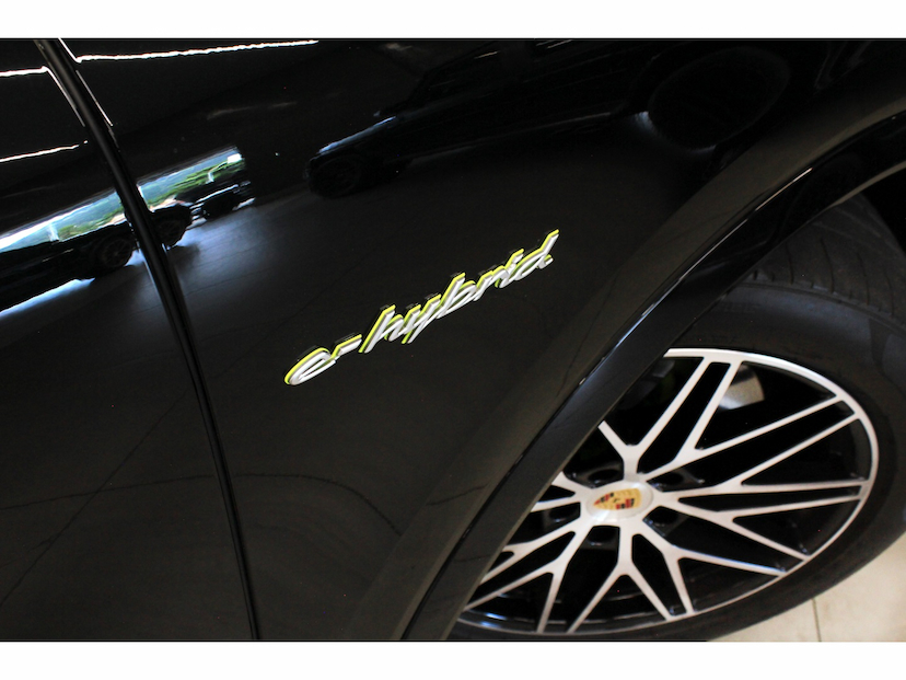 Foto do veículo PORSCHE CAYENNE 3.0 V6 E-HYBRID COUPÉ AWD TIPTRONIC S 2024 15.000 KM 889.800,00