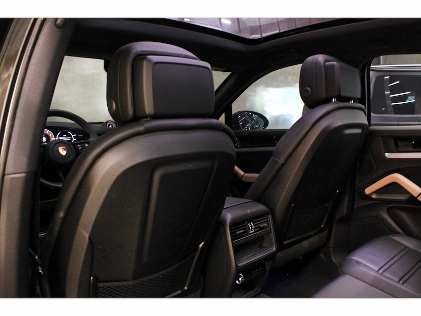 Foto do veículo PORSCHE CAYENNE 3.0 V6 E-HYBRID COUPÉ AWD TIPTRONIC S 2024 15.000 KM 889.800,00