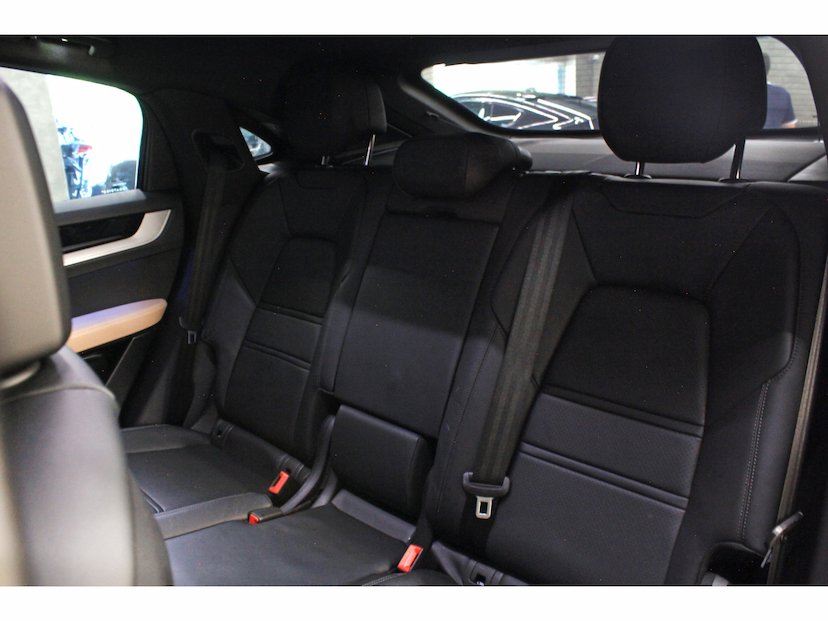 Foto do veículo PORSCHE CAYENNE 3.0 V6 E-HYBRID COUPÉ AWD TIPTRONIC S 2024 15.000 KM 889.800,00