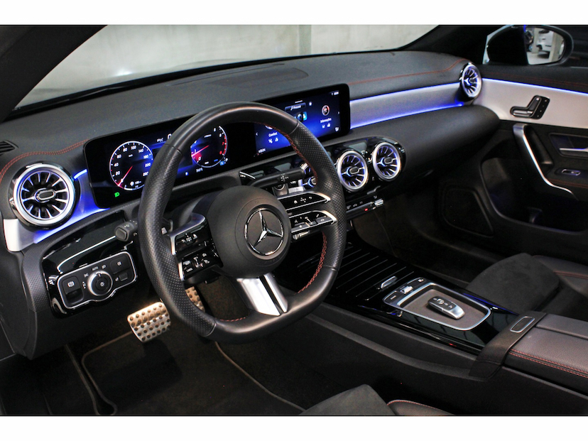 Foto do veículo MERCEDES-BENZ CLA 200 1.3 AMG LINE TB 16V AUT. (HÍB.) 2024 17.800 KM 255.800,00