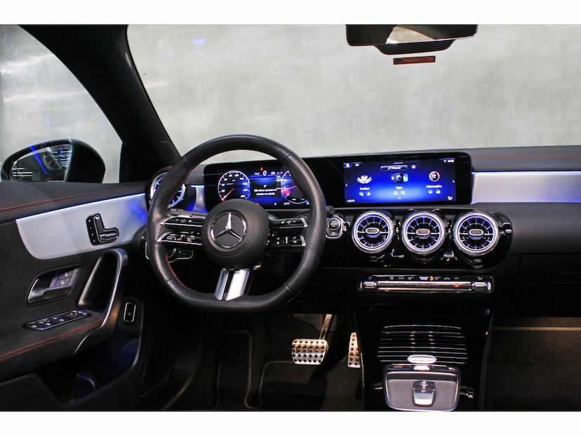 Foto do veículo MERCEDES-BENZ CLA 200 1.3 AMG LINE TB 16V AUT. (HÍB.) 2024 17.800 KM 255.800,00