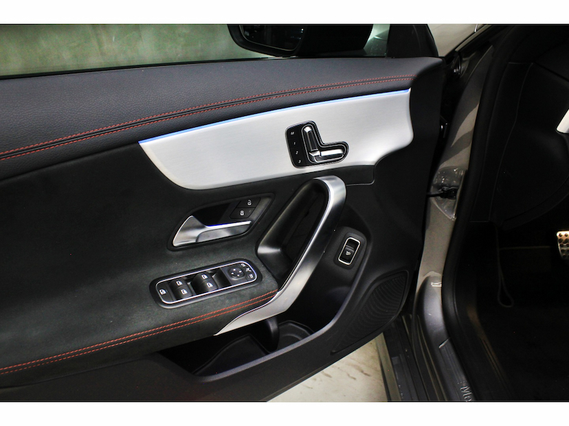 Foto do veículo MERCEDES-BENZ CLA 200 1.3 AMG LINE TB 16V AUT. (HÍB.) 2024 17.800 KM 255.800,00