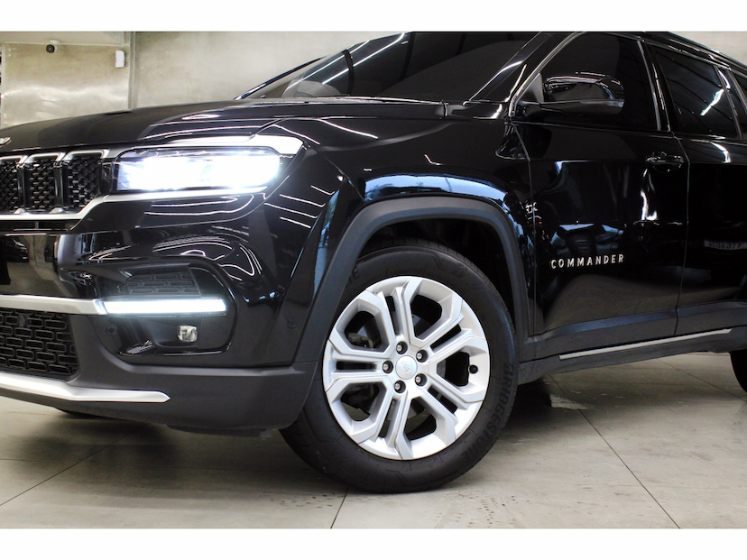 Foto do veículo JEEP COMMANDER 1.3 T270 TURBO FLEX LONGITUDE AT6 2025 20.500 KM 259.800,00