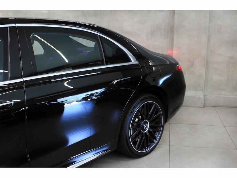 Foto do veículo MERCEDES-BENZ S 63 AMG 4.0 V8 TURBO PHEV E PERFORMANCE 4MATIC+ SPEEDSHIFT 2025 18.500 KM 1.749.800,00