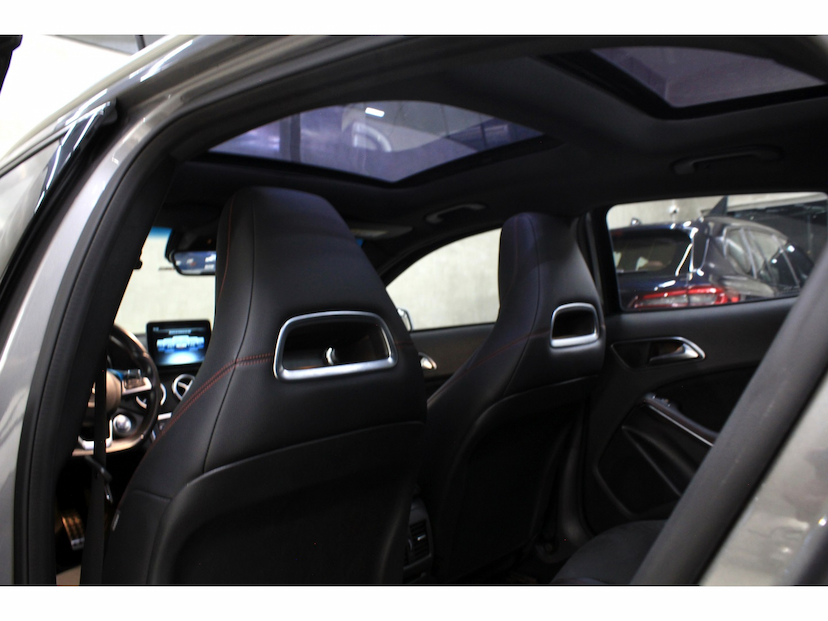 Foto do veículo MERCEDES-BENZ GLA 250 2.0 CGI GASOLINA SPORT 7G-DCT 2018 41.000 KM 177.800,00