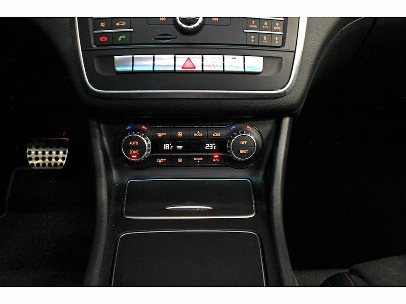 Foto do veículo MERCEDES-BENZ GLA 250 2.0 CGI GASOLINA SPORT 7G-DCT 2018 41.000 KM 177.800,00