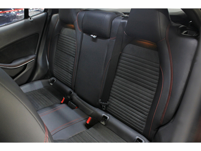 Foto do veículo MERCEDES-BENZ GLA 250 2.0 CGI GASOLINA SPORT 7G-DCT 2018 41.000 KM 177.800,00