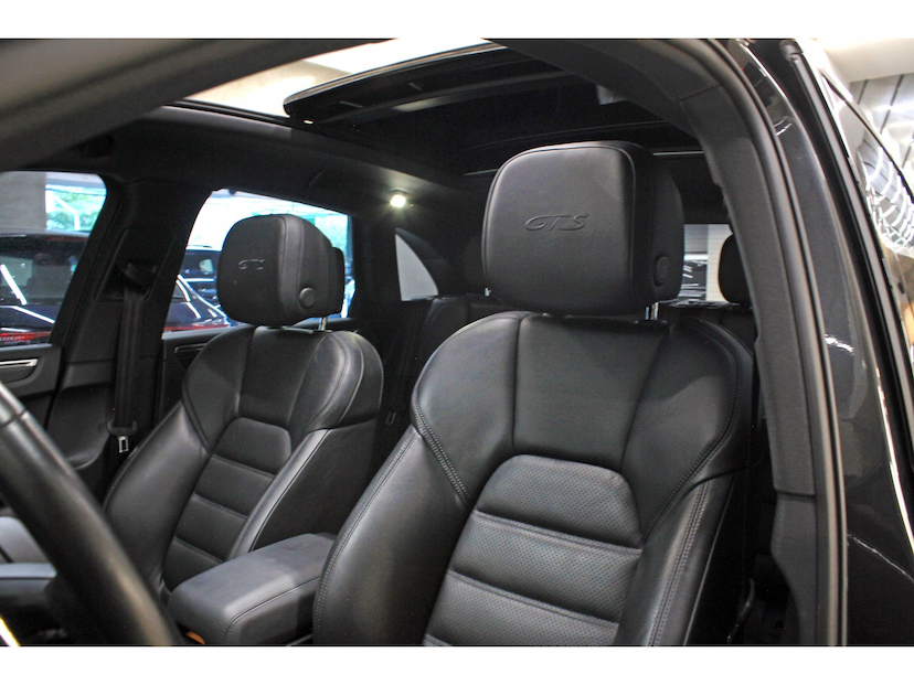 Foto do veículo PORSCHE MACAN 2.9 V6 BITURBO GASOLINA GTS PDK 2023 24.000 KM 547.800,00