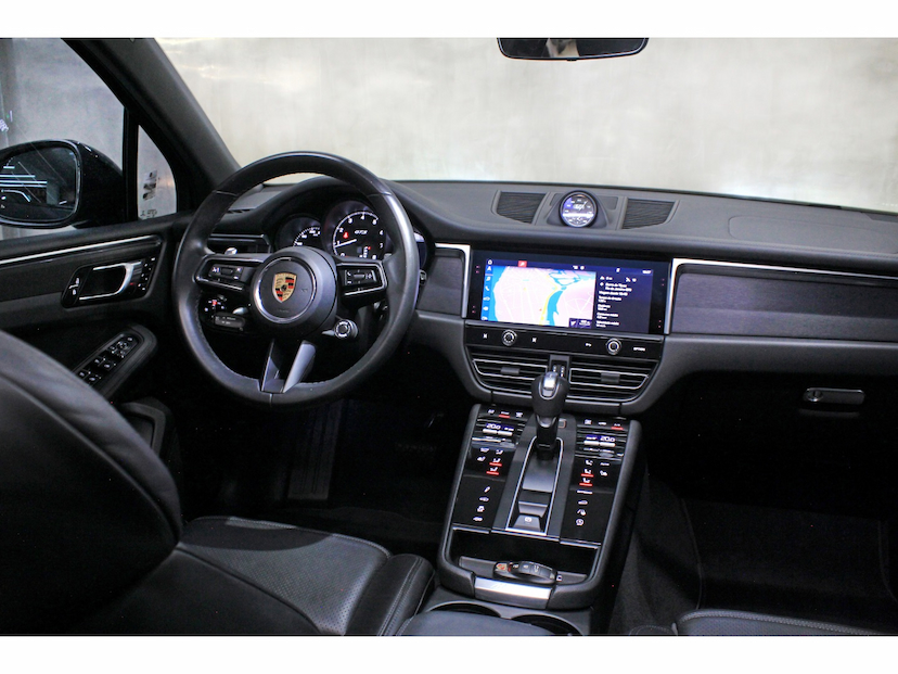 Foto do veículo PORSCHE MACAN 2.9 V6 BITURBO GASOLINA GTS PDK 2023 24.000 KM 547.800,00