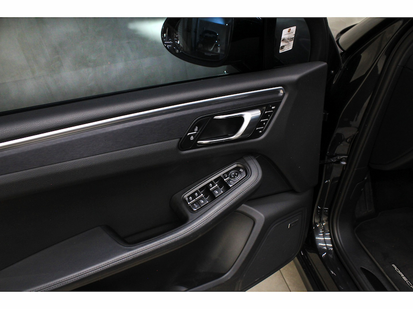 Foto do veículo PORSCHE MACAN 2.9 V6 BITURBO GASOLINA GTS PDK 2023 24.000 KM 547.800,00