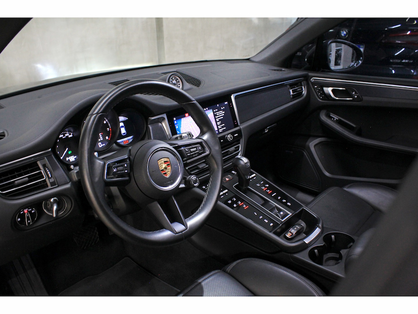 Foto do veículo PORSCHE MACAN 2.9 V6 BITURBO GASOLINA GTS PDK 2023 24.000 KM 547.800,00