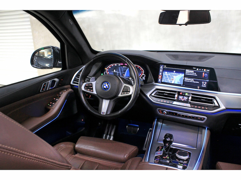 Foto do veículo BMW X5 3.0 I6 TURBO HÍBRIDO XDRIVE45E M SPORT AUTOMÁTICO 2022 41.000 KM 405.800,00