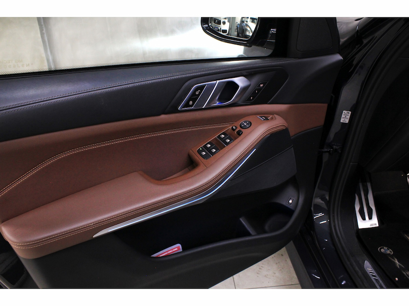 Foto do veículo BMW X5 3.0 I6 TURBO HÍBRIDO XDRIVE45E M SPORT AUTOMÁTICO 2022 41.000 KM 405.800,00