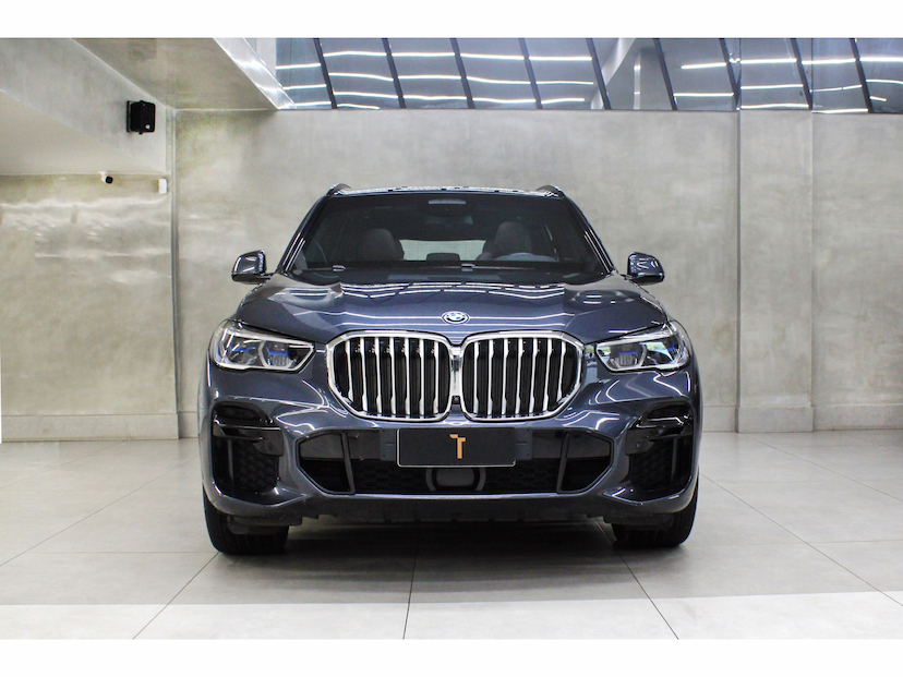Foto do veículo BMW X5 3.0 I6 TURBO HÍBRIDO XDRIVE45E M SPORT AUTOMÁTICO 2022 41.000 KM 405.800,00