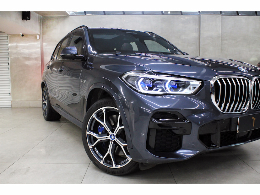 Foto do veículo BMW X5 3.0 I6 TURBO HÍBRIDO XDRIVE45E M SPORT AUTOMÁTICO 2022 41.000 KM 405.800,00