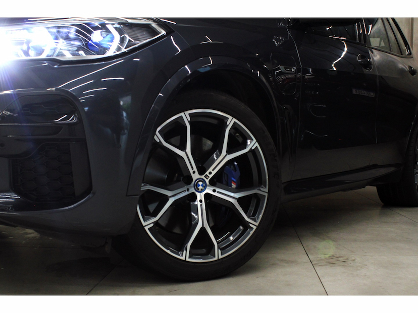 Foto do veículo BMW X5 3.0 I6 TURBO HÍBRIDO XDRIVE45E M SPORT AUTOMÁTICO 2022 41.000 KM 405.800,00