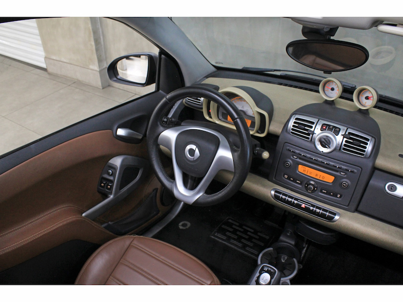 Foto do veículo SMART FORTWO 1.0 CABRIO 3 CILINDROS 12V GASOLINA 2P AUTOMÁTICO 2010 56.800 KM 79.800,00