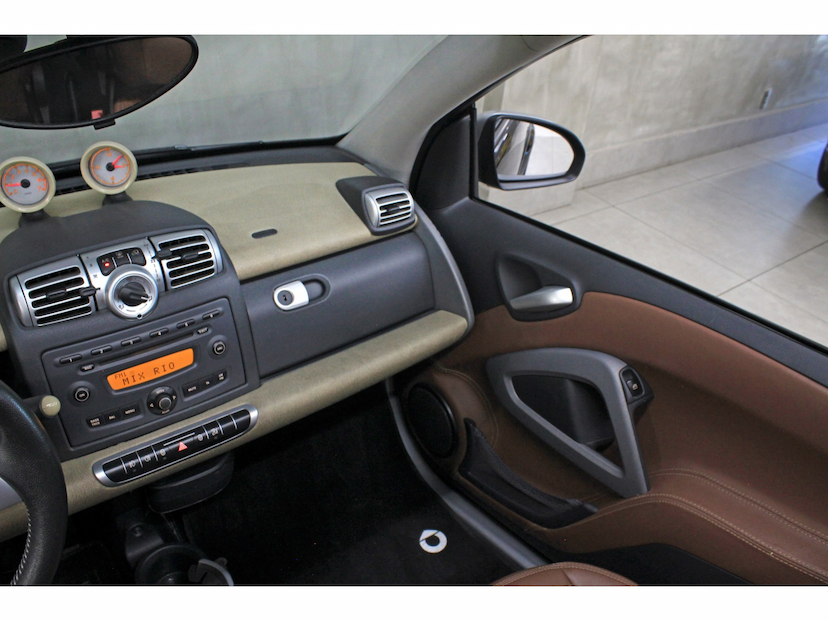 Foto do veículo SMART FORTWO 1.0 CABRIO 3 CILINDROS 12V GASOLINA 2P AUTOMÁTICO 2010 56.800 KM 79.800,00
