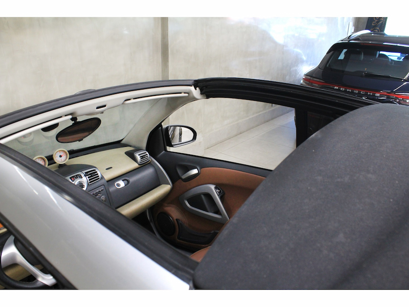 Foto do veículo SMART FORTWO 1.0 CABRIO 3 CILINDROS 12V GASOLINA 2P AUTOMÁTICO 2010 56.800 KM 79.800,00
