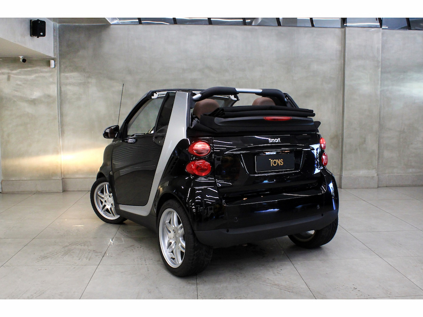 Foto do veículo SMART FORTWO 1.0 CABRIO 3 CILINDROS 12V GASOLINA 2P AUTOMÁTICO 2010 56.800 KM 79.800,00
