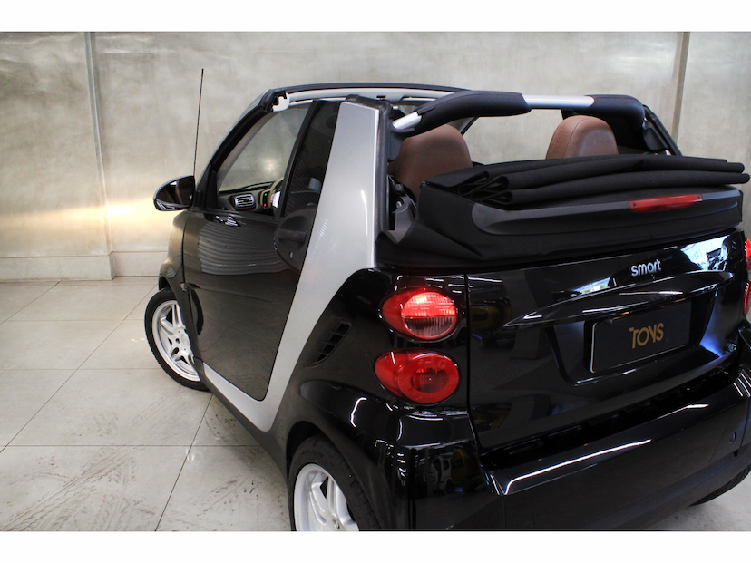 Foto do veículo SMART FORTWO 1.0 CABRIO 3 CILINDROS 12V GASOLINA 2P AUTOMÁTICO 2010 56.800 KM 79.800,00